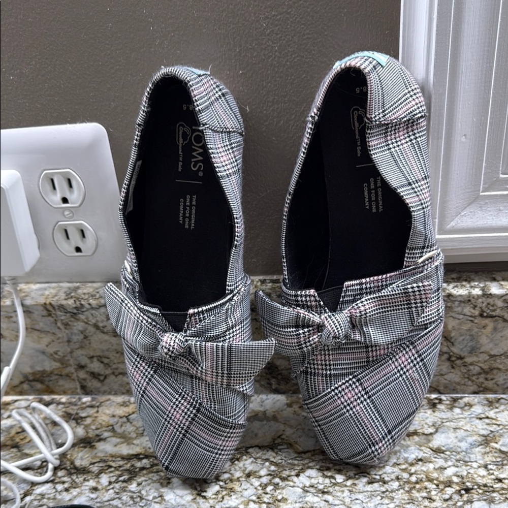 Toms Black and Gray Slip-On Flats